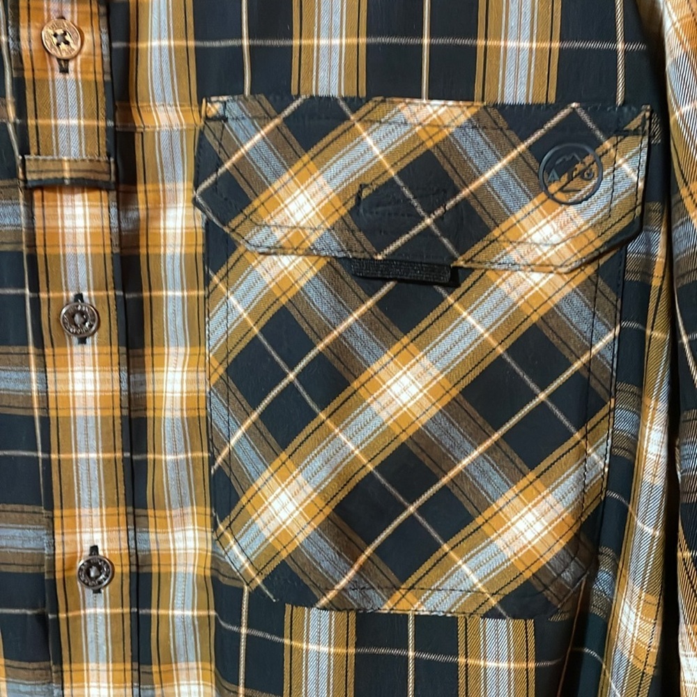 Wrangler ATG Button Down Shirt - All Terrain Gear - Picture 4 of 11